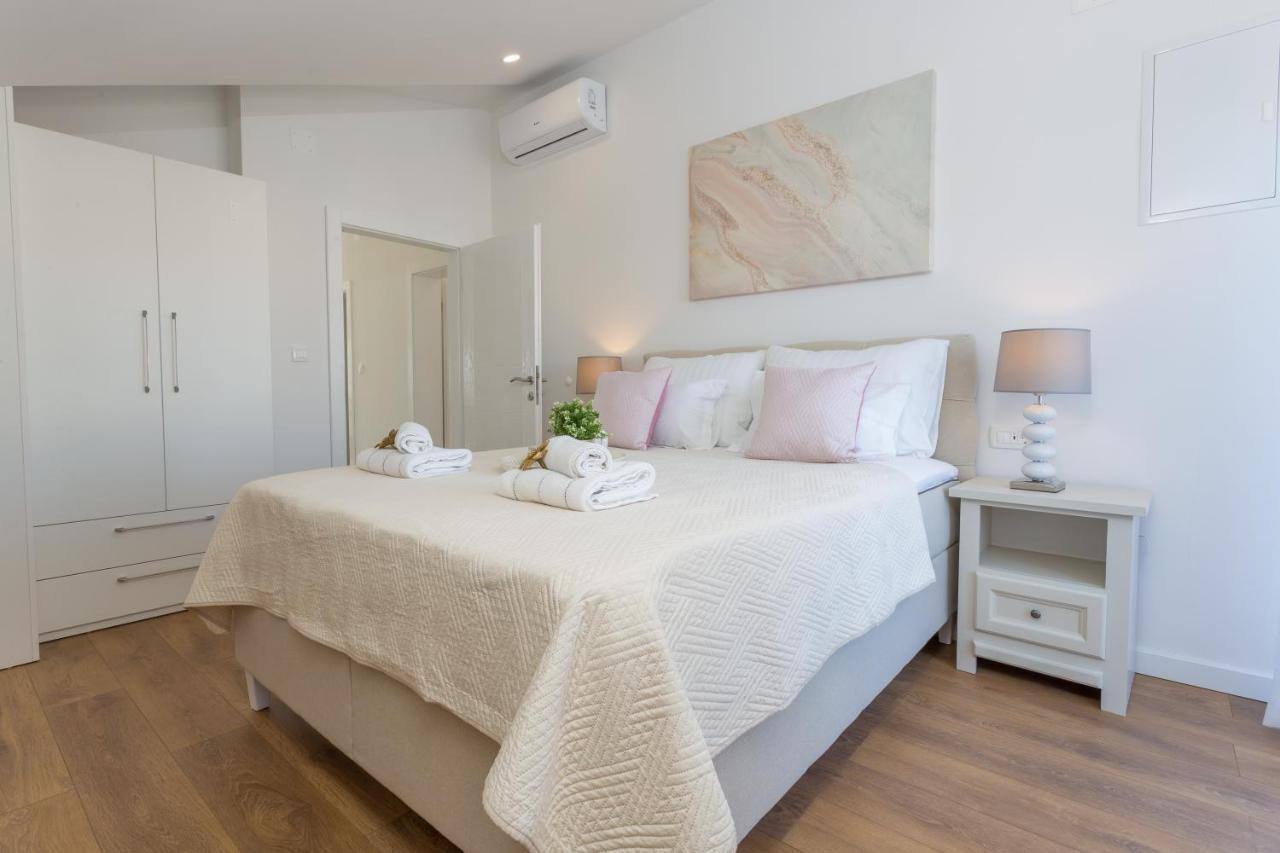 Appartamento Golden View Penthouse Hvar Town Esterno foto