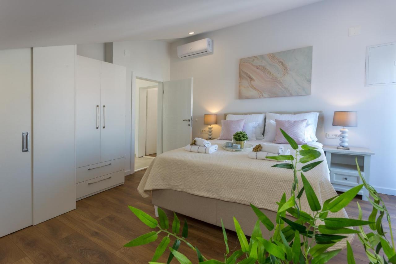 Appartamento Golden View Penthouse Hvar Town Esterno foto
